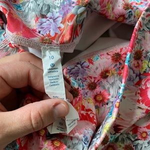 Flowanga Lululemon crops size 10